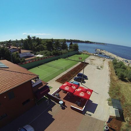 Villa Egida Capris Lovrečica Екстериор снимка