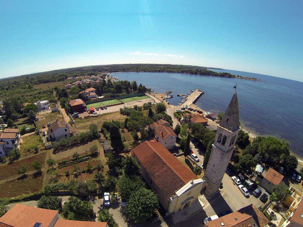 Villa Egida Capris Lovrečica Екстериор снимка