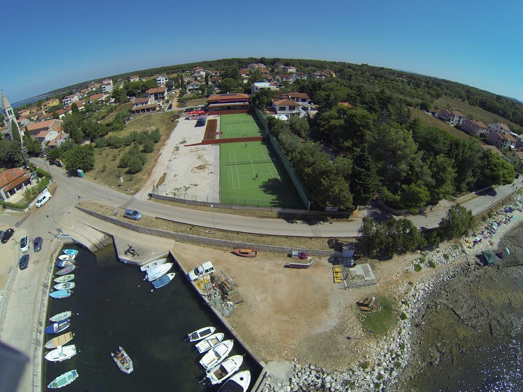 Villa Egida Capris Lovrečica Екстериор снимка