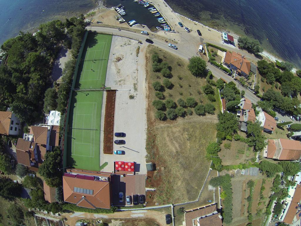 Villa Egida Capris Lovrečica Екстериор снимка