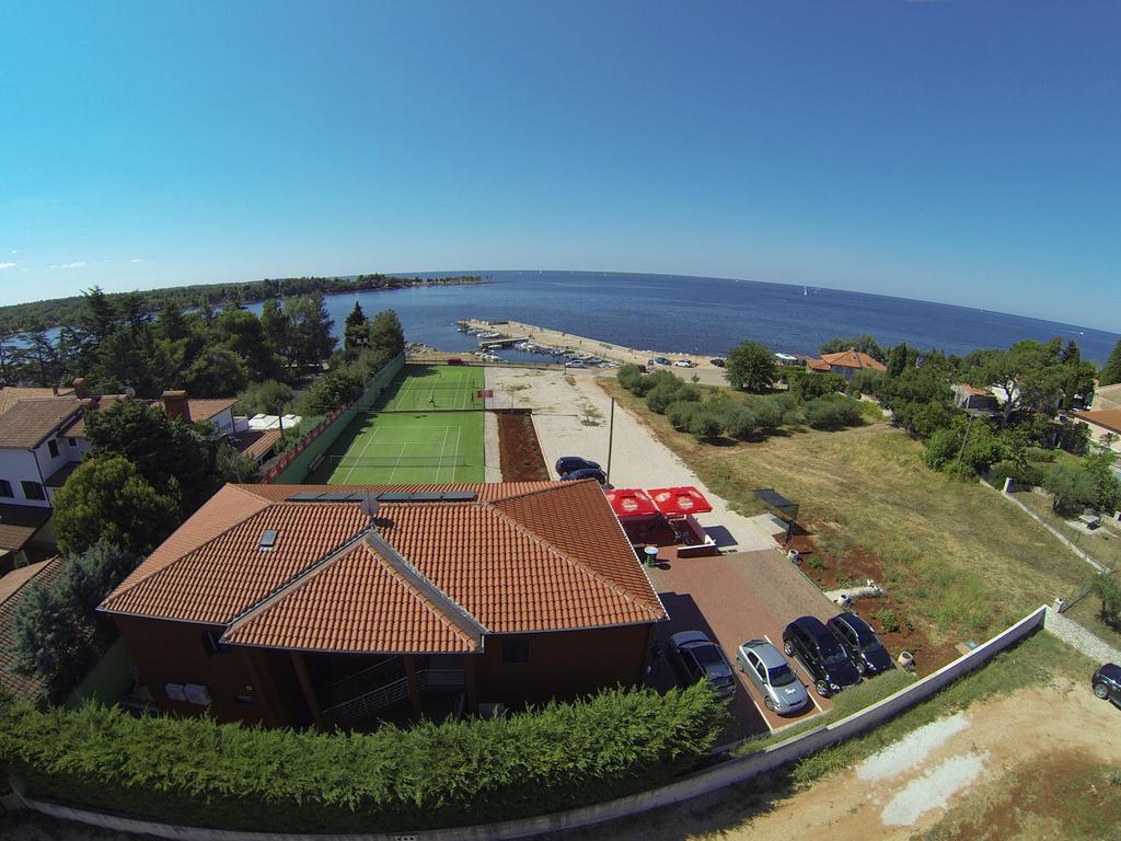 Villa Egida Capris Lovrečica Екстериор снимка