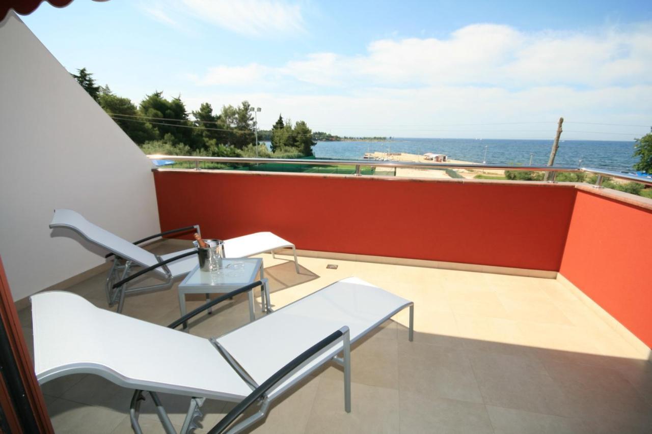 Villa Egida Capris Lovrečica Екстериор снимка