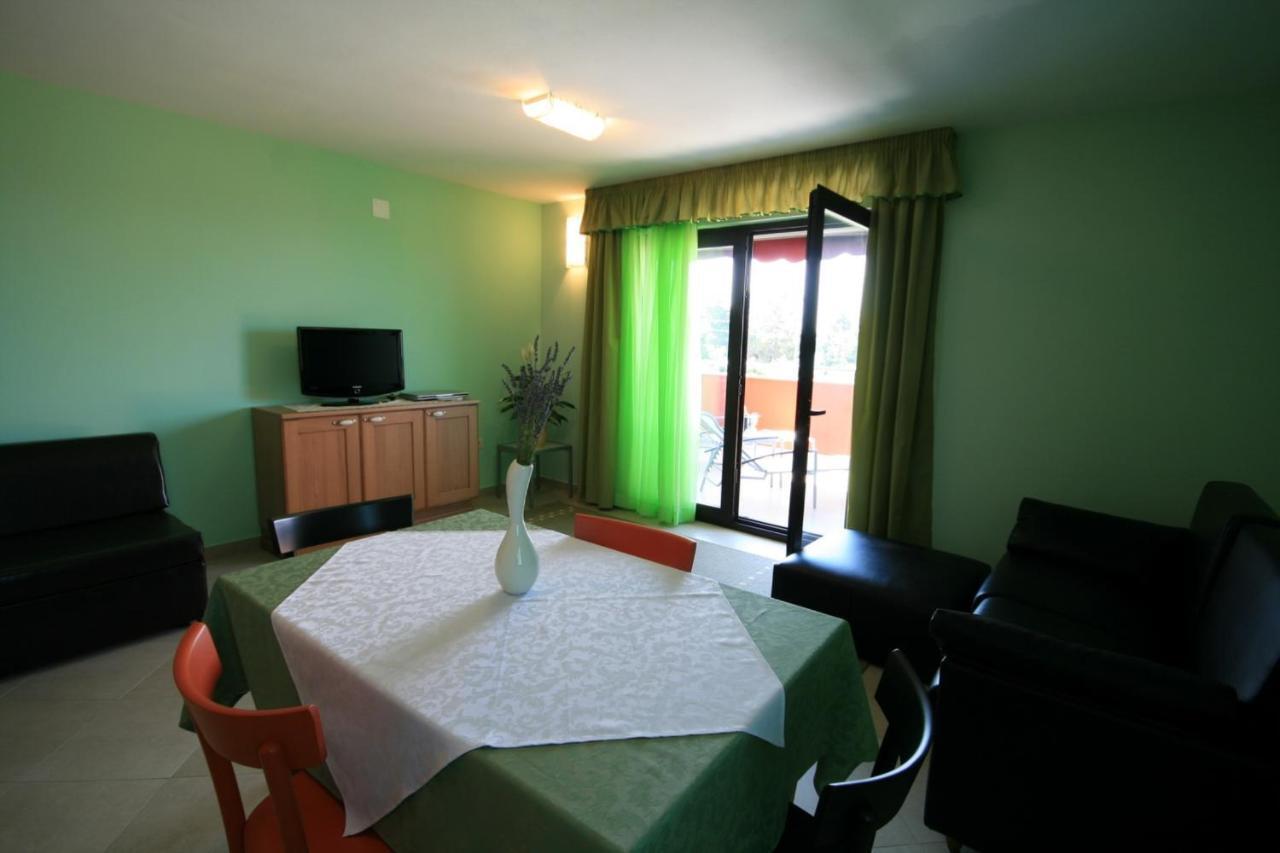 Villa Egida Capris Lovrečica Стая снимка